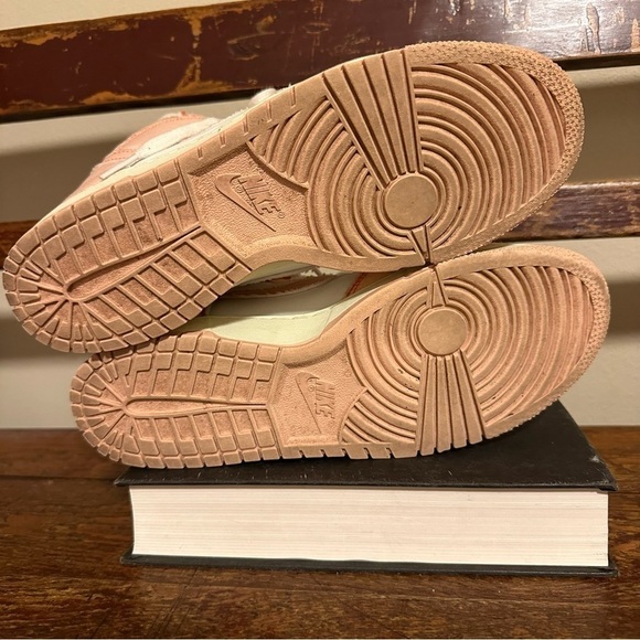 NIKE Women's Dunk High 1985 Hi Top Sneakers Arctic Orange White Basketball Shoes - Picture 8 of 14